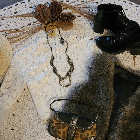 NWT BO HO WHITE LACE TOP MEDIUM - Picture 16 of 16